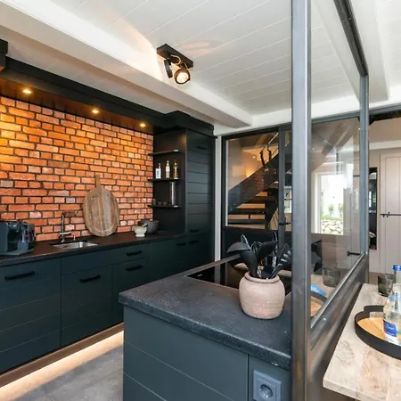 Hausteil Tichelee-hus, Tinnum, בית נופש *